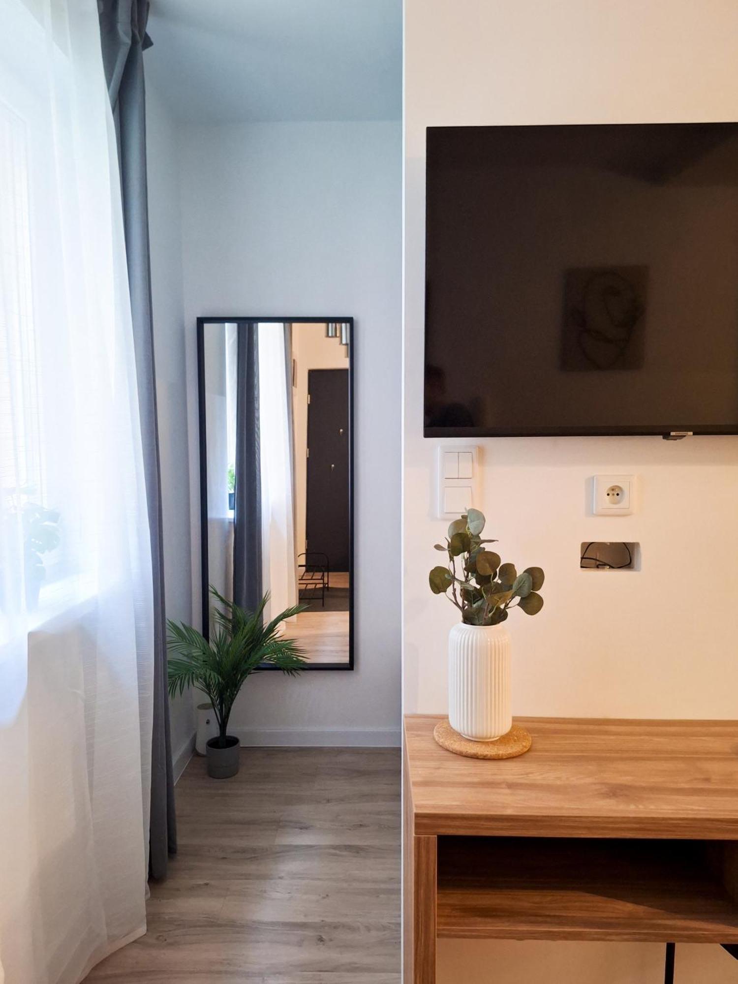 Cozy Studio For Couples - Cracow City Heart Krasków Exterior foto